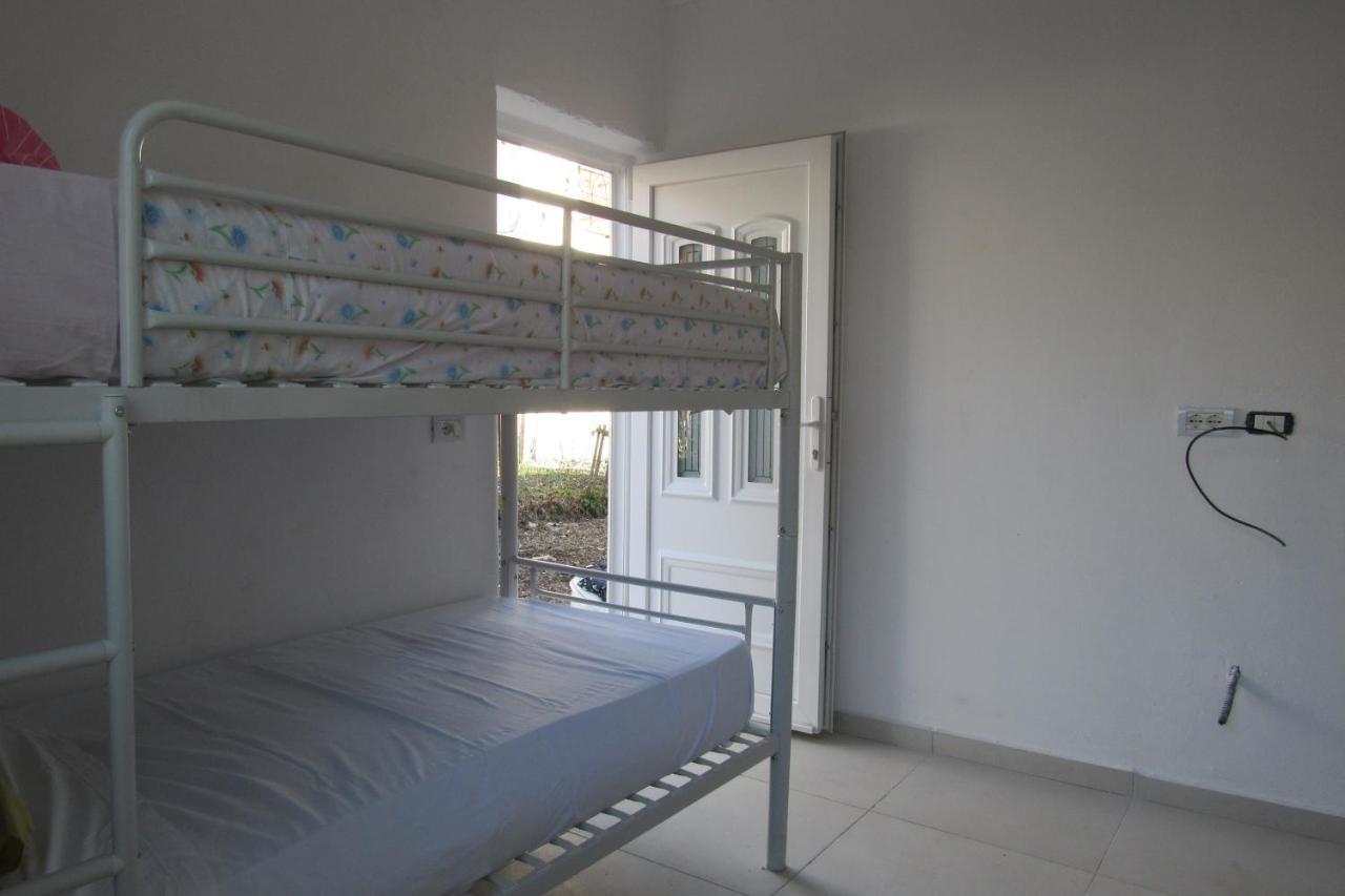 Elbasan Backpacker Hostel ภายนอก รูปภาพ
