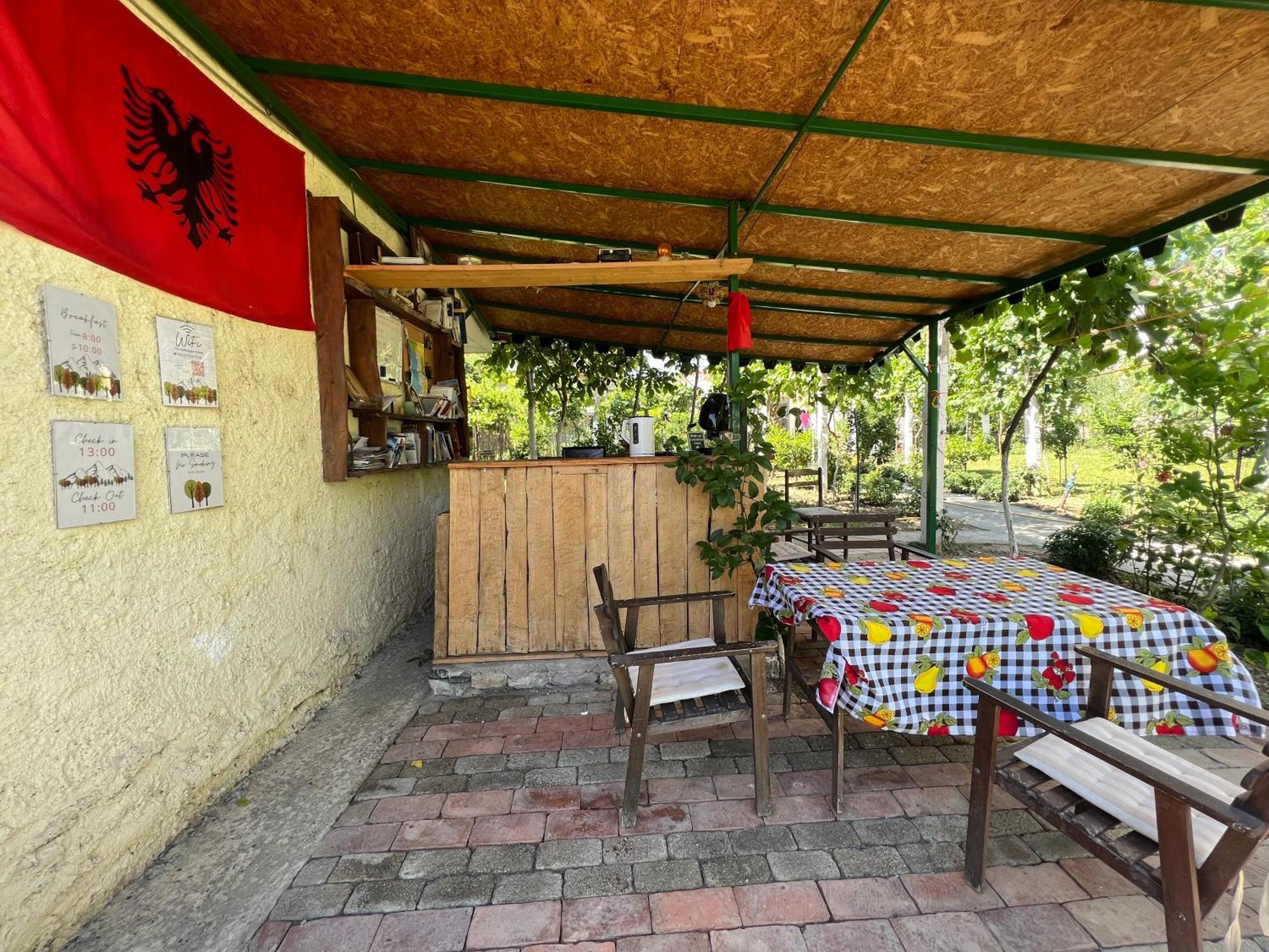Elbasan Backpacker Hostel ภายนอก รูปภาพ